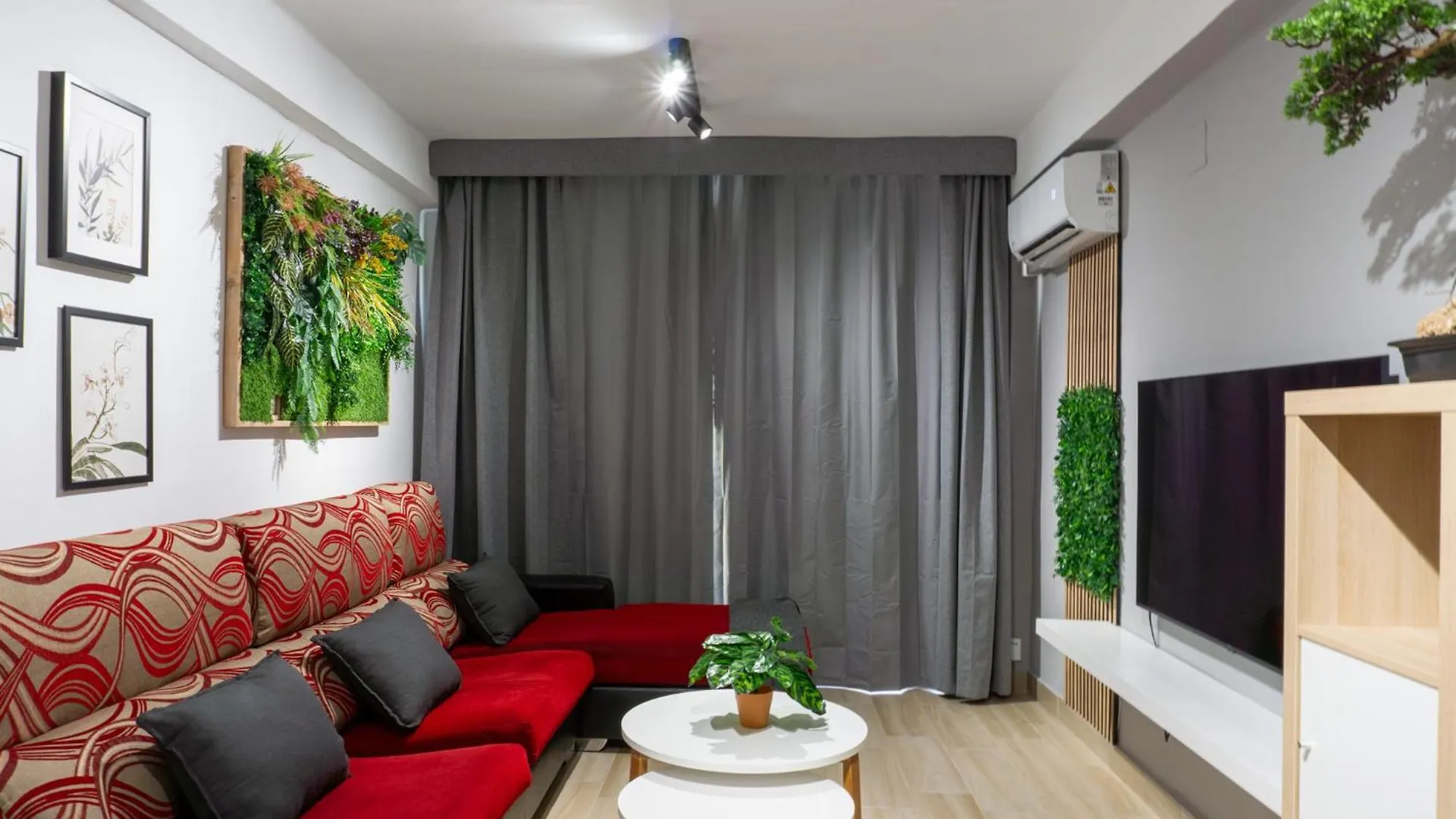 Comodo Apartamento De 3 Dormitorios Malaga 0*,